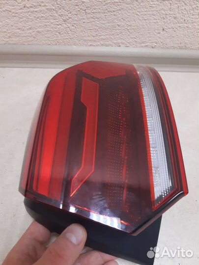 Задний фонарь VW Polo Лифтбэк.Оригинал.Правый