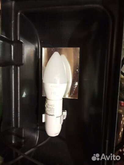 Аквариум с рыбкой