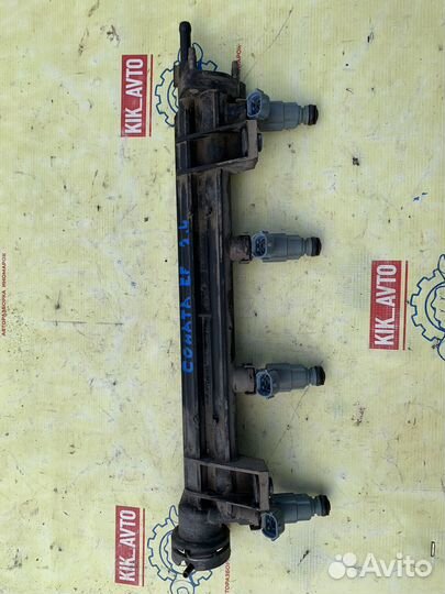 Топливная рампа с форсунками Hyundai Sonata EF