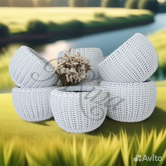Кашпо, горшок из искусственного ротанга