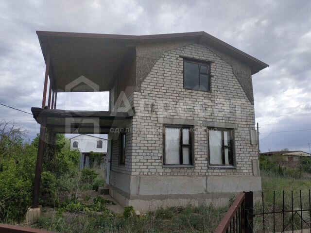 Дом 28,6 м² на участке 10 сот.