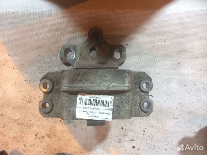 Опора двигателя (подушка двс) передняя левая 1K019