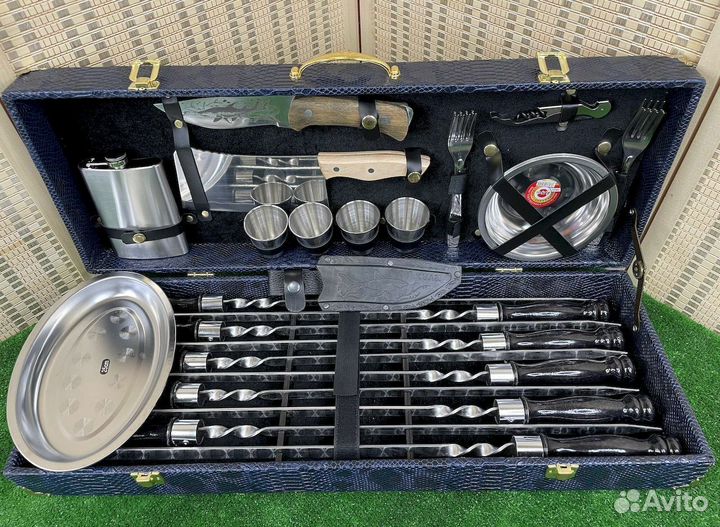 Шашлычный набор с шампурами, подарок мужчине