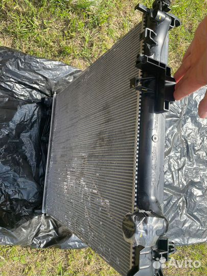 Радиатор охлаждения на гле 167 кузов год 2021