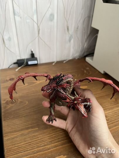 Коллекционная фигурка дракон красный Papo