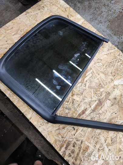 Стекла дверей Renault Symbol 1