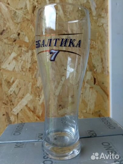 Фирменные пивные бокалы можно по штучно