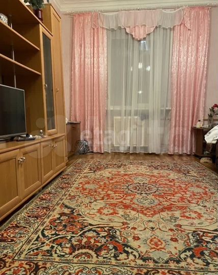 2-к. квартира, 63 м², 1/3 эт.