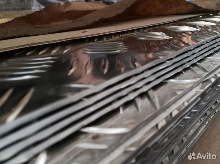 Алюминиевый лист квинтет рифленый