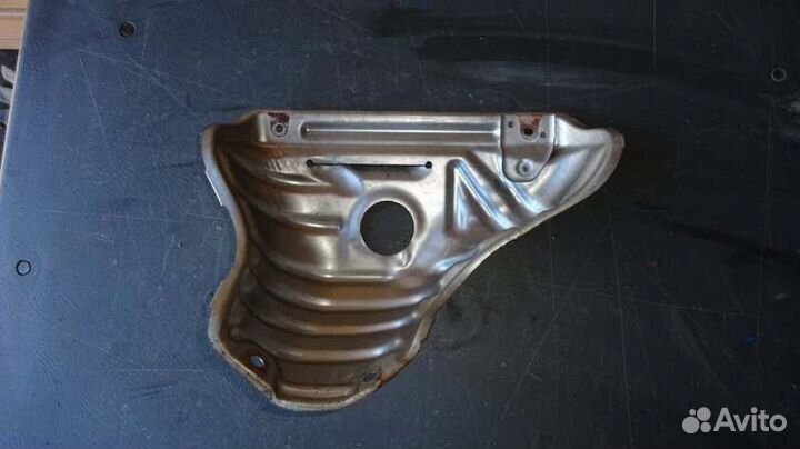 Кожух выпускного коллектора Toyota Allex NZE124