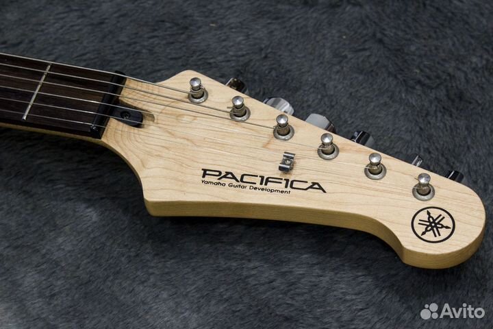 Электрогитара Yamaha Pacifica 012