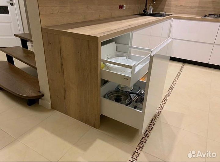 Кухонный гарнитур на заказ. Своё производство