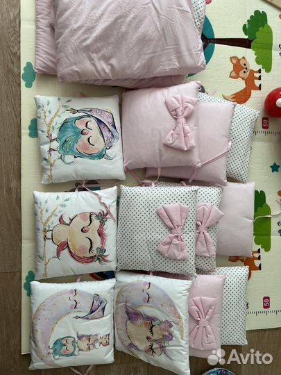 Бортики с одеялом в детскую кроватку для девочки