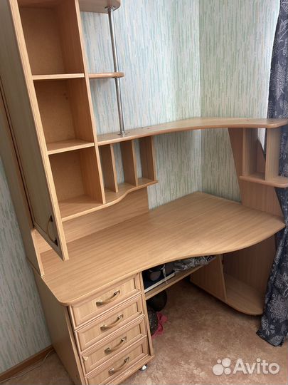 Компьютерный стол