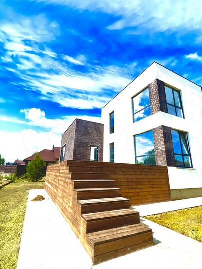 Дом 274 м² на участке 10 сот.