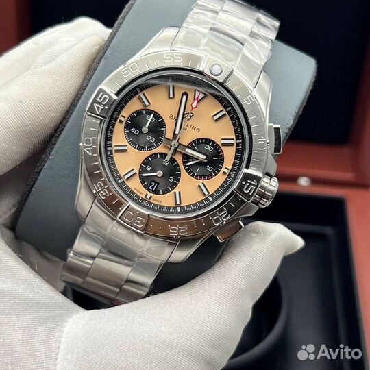 Часы Breitling avenger