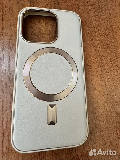 Чехлы и стекло на iPhone 14 pro