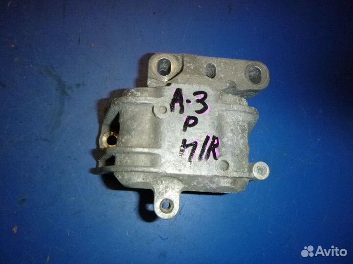 Опора двигателя правая audi A3 8PA 2004