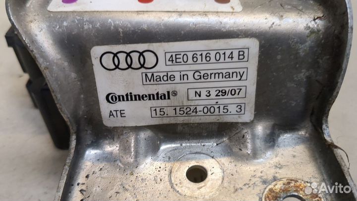 Блок клапанов Audi A8 (D3), 2007