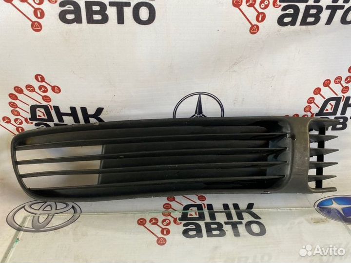 Решетка в бампер Volkswagen Passat B5