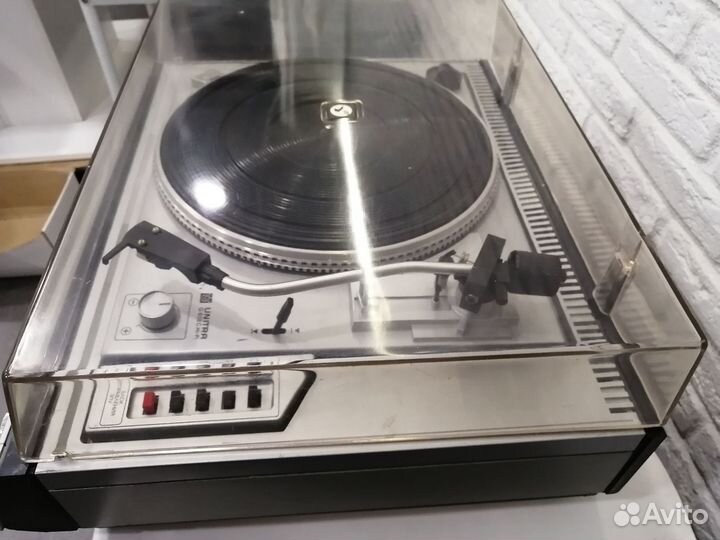 Проигрыватель винила Вега