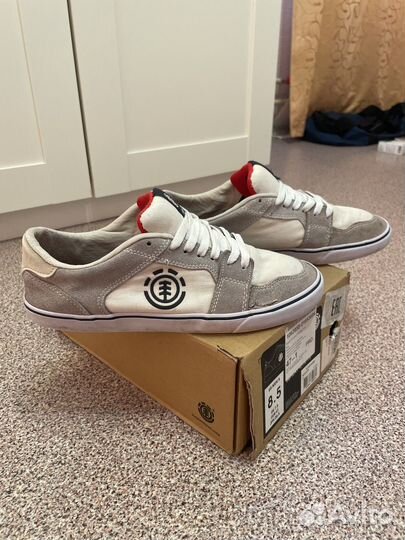 Кроссовки element