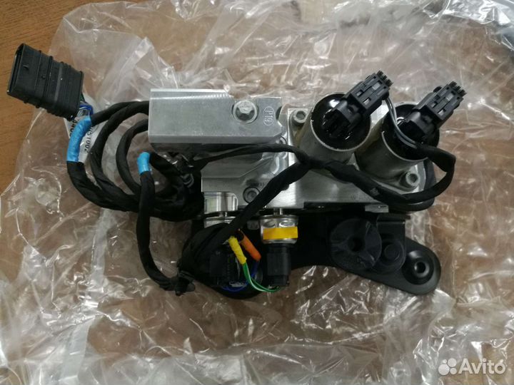 Блок клапанов A1663201158