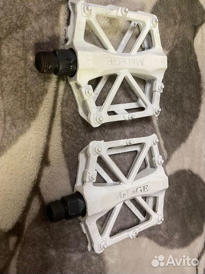 Педали на велосипед