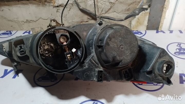 Фара левая Peugeot 307 дефект