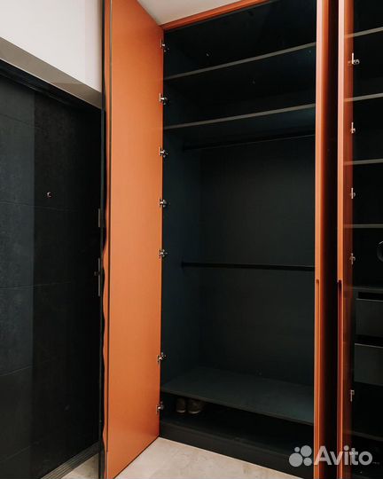 Рспашной большой шкаф