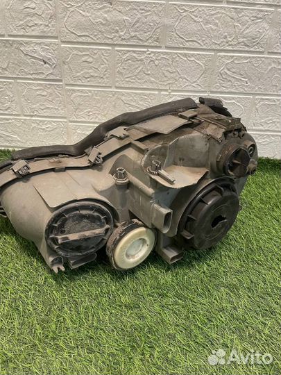 Фара передняя правая Mercedes Benz W203