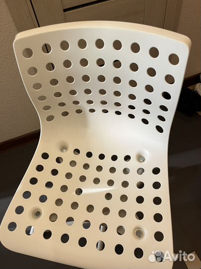 Белый стул IKEA