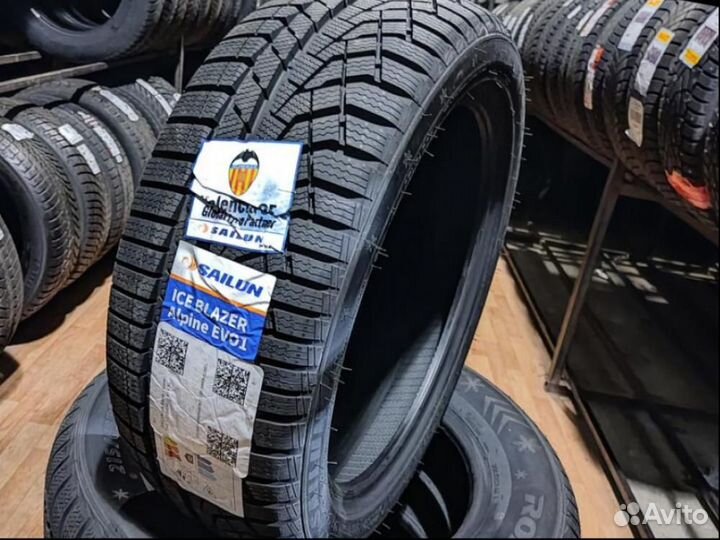 Sailun Ice Blazer Alpine EVO1 215/45 R17 91V