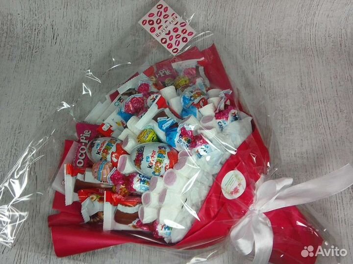 Сладкий подарок. Букет из шоколадок, Киндер