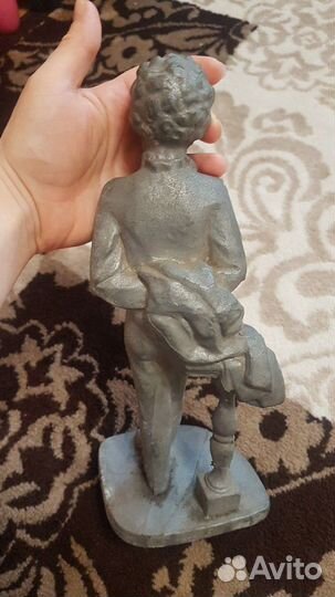 Скульптура юный А.С. Пушкин