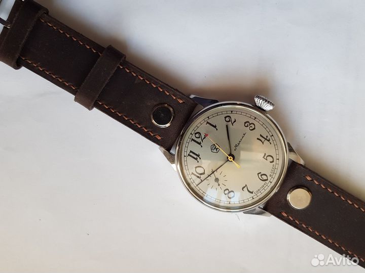 Часы Молния. Редкая. С центральной секундой