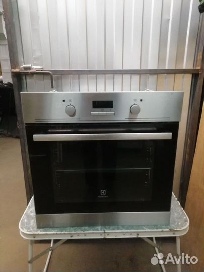 Встраиваемый духовой шкаф