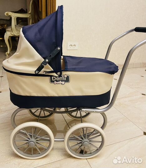 Детская коляска demi и детский стул для кормления