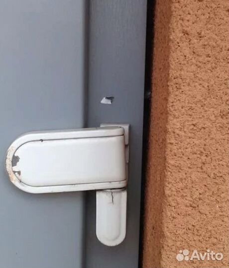 Замена петель на двери пвх