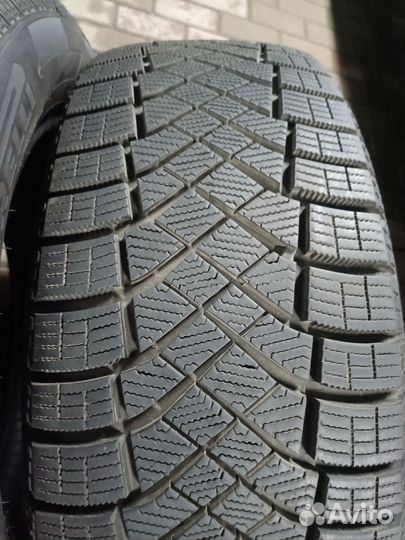 Pirelli Ice Zero FR 215/60 R17 100T