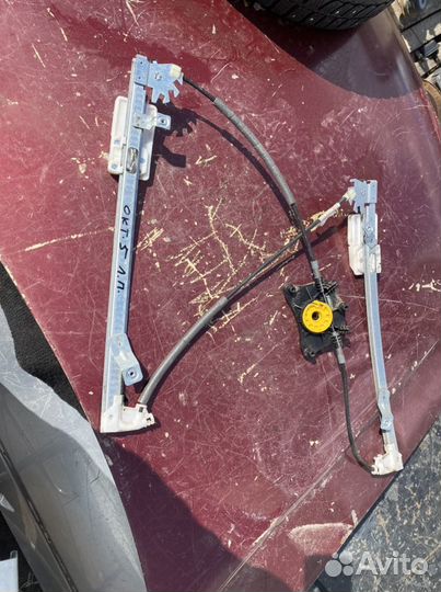 Водительский стеклоподьмник шкода октавия А5