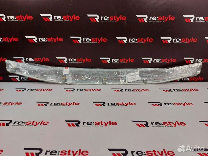 Дефлектор капота Toyota Land Cruiser 100 519 Y2450