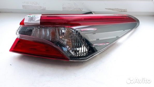 Toyota Camry XV70 Фонарь правый