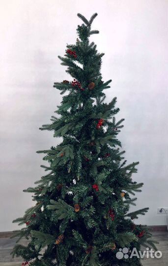 Елка искусственная с рябиной