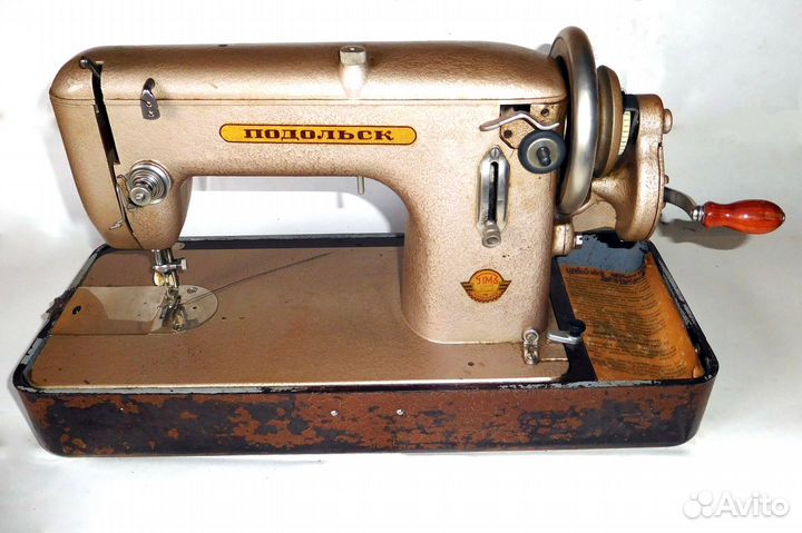 Швейная машина 