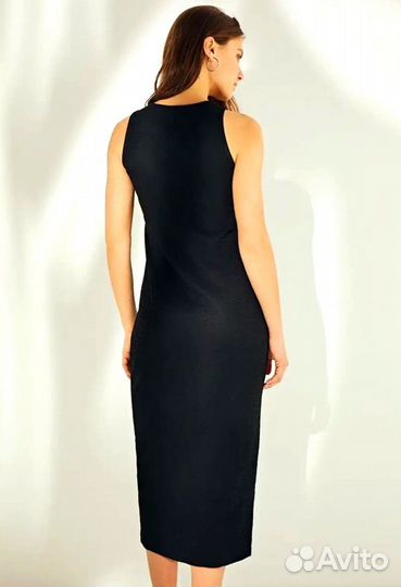 Чёрное удлинённое женское платье 44-46 размера