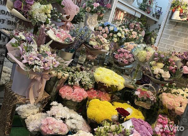 Цветочный магазин возле шоссе