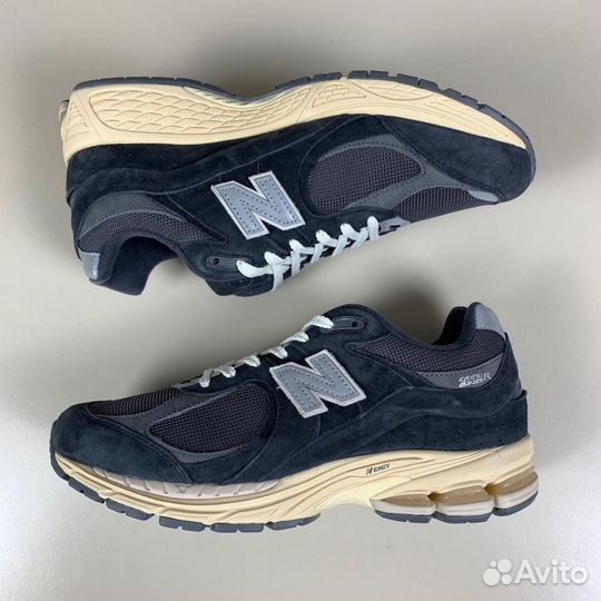 Мужские кроссовки New Balance 2002R