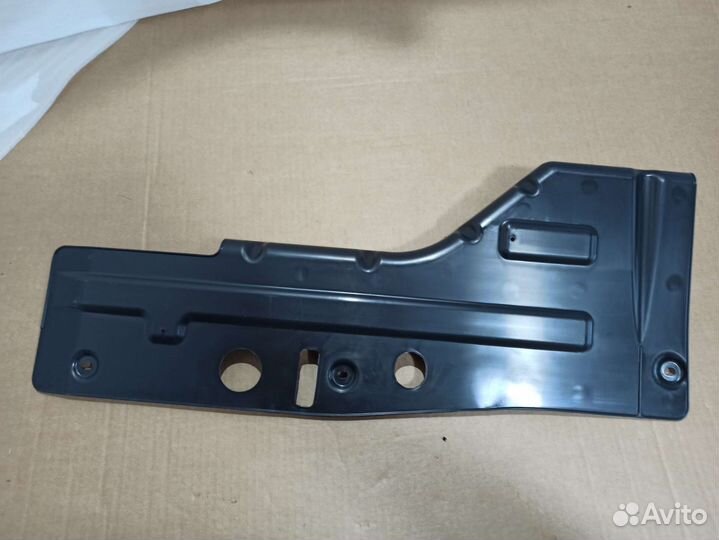 Пыльник двигателя передний правый Шевроле Круз