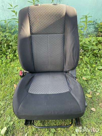 Кресло водительское на Nissan X-Treil